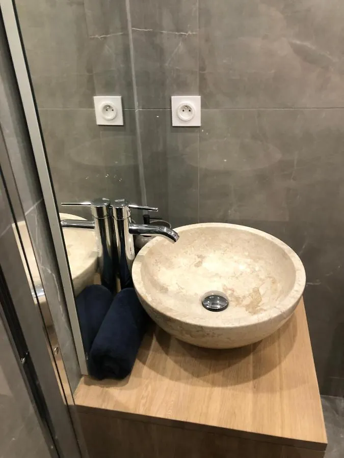 Feel At Home - 1 Min From Train Station Modern Renovated Flat Annemasse