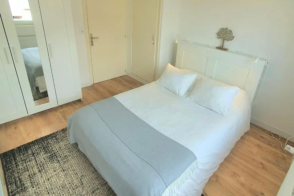 Feel At Home - 1 Min From Train Station Modern Renovated Flat Annemasse 0*,  France